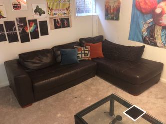 Very nice leather couch