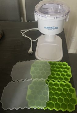 Hawaiian Shaved Ice And 2 Ice Cube Trays