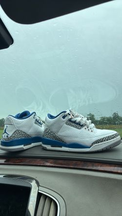 Size 9 Jordan 3’