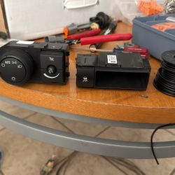 2007 Chevrolet Silverado Parts Headlight And Traction Control Switch 