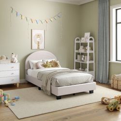  Twin Platform Bed with Curved Headboard and Wood Slat Foundation