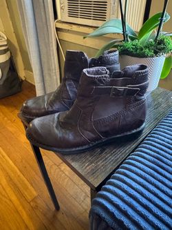CLARKS BOOTS LADIES SIZE 8