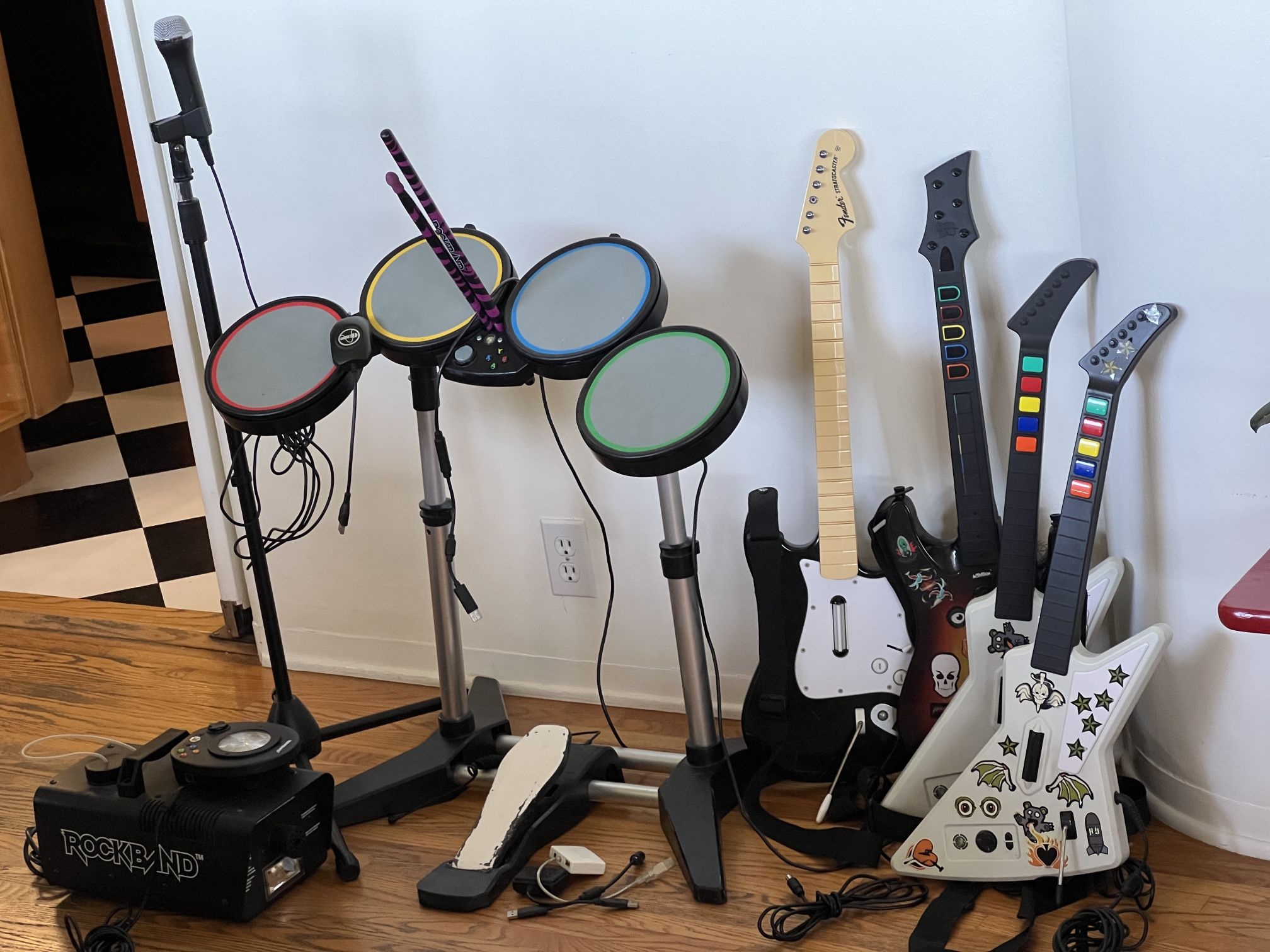 Xbox 360 Rock Band / Guitar Hero