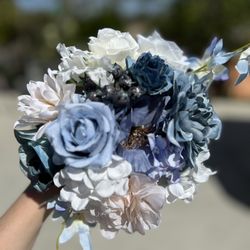 A Box Of Artificial Blue White ivory Flowers For Wedding Or Birthday, home Decoration 