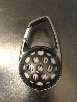 Hang Bluetooth speaker