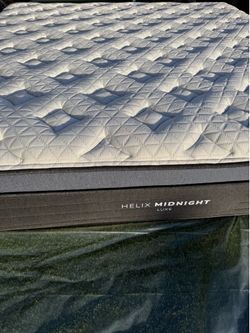 Helix, Luxe Midnight, King Mattress with GlacioTex Cooling Cover