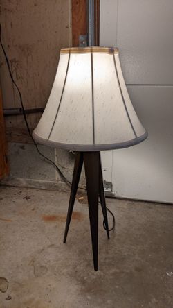 Tri Legged Table Lamp