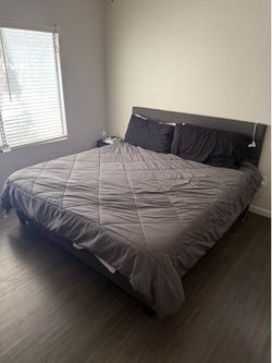 King Bed Set  w| night stands