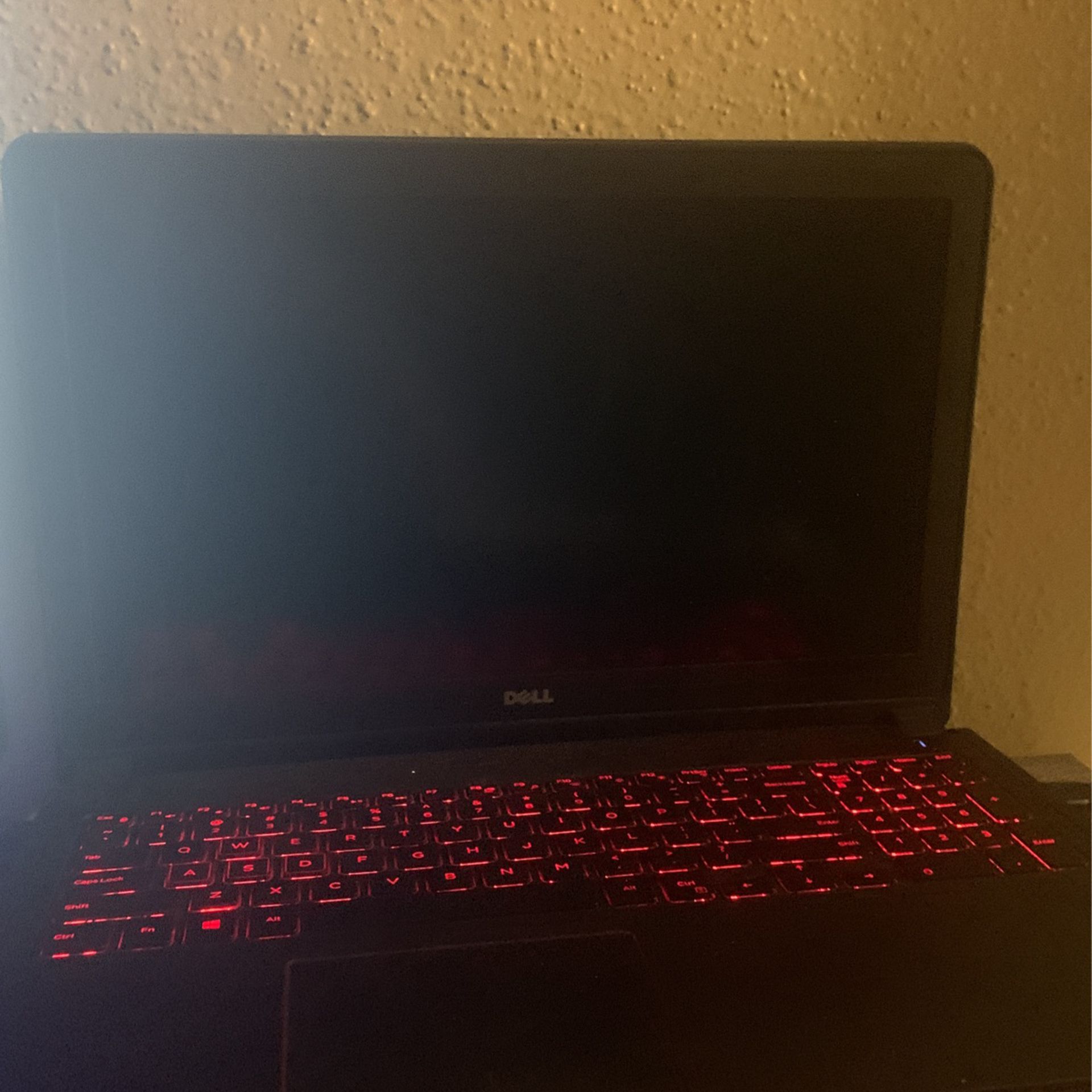 Dell Gaming Laptop ( Throw Me An Offer Selling Fast !)