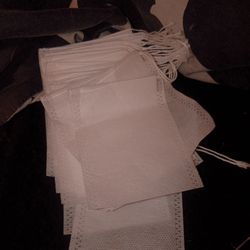Small white bags (cloth)