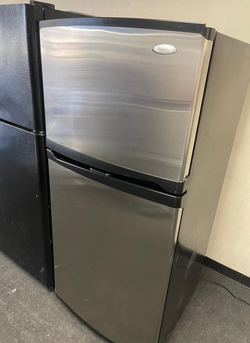 Whirlpool Stainless Top Mount Refrigerator, Clean Interior
