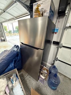Refrigerator