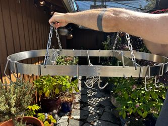 Hanging pot rack