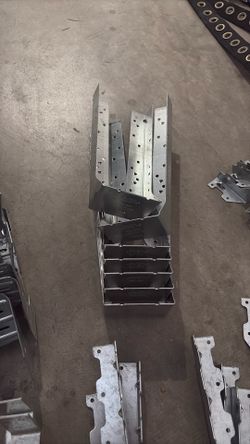 Hanger HUC 412