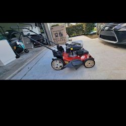 22" Self Propelled Toro Lawn Mower Almost New Conditions First Heasy Pull Start 