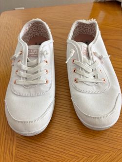 Women’s white shoes