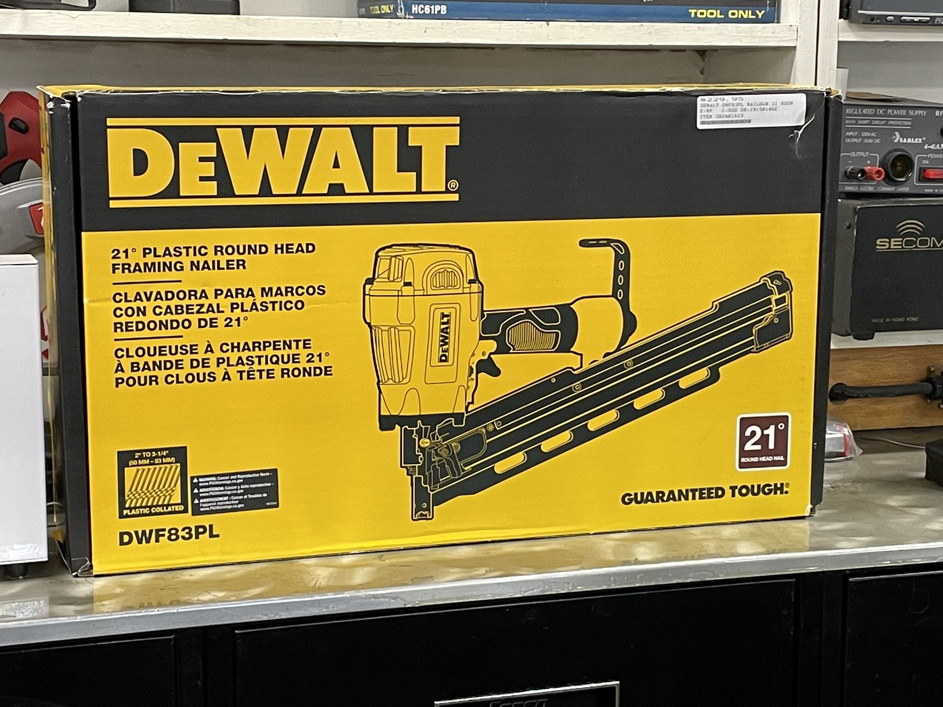 Brand New - DEWALT Pneumatic 21-Degree Collated Corded Framing Nailer