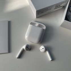 Apple Earbuds 2nd Generation with Charging Case - White 