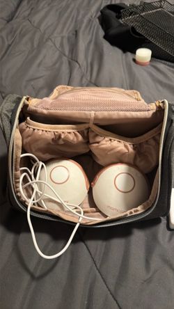 Momcozy M6 breast pump