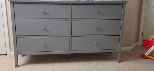 Chest and drawers