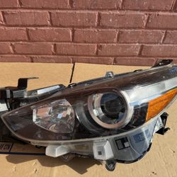 2017-2018 Mazda 3 Headlight Left Side 