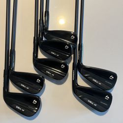 TAYLORMADE P790 IRON SET 4-PW BLACK RH - DYNAMIC GOLD 105 S300 SHAFT LIGHTLY USED