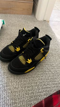 Jordon 4 Yellow Thunder 