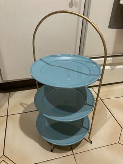 Tower snack server with plates