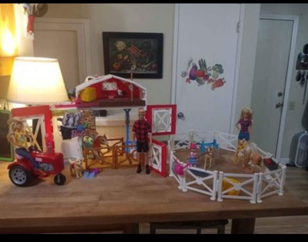 Barbie Farm House, Pick-Up Truck, Horses, Food & Accessories
