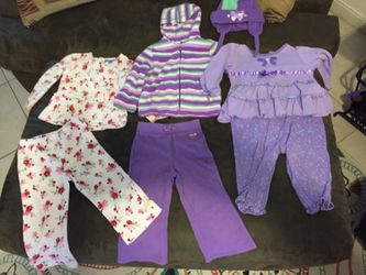 Lot of Baby Girl Clothes ,8 pieces ( 24 months ). Look at the pictures!! Christmas Outfit and more...