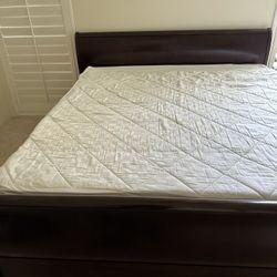 Tempur -pedic  bed  Size king  With Bed Frame 