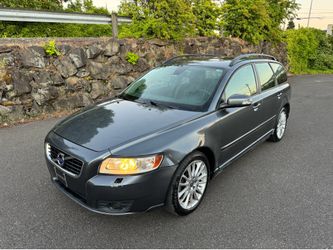 2011 Volvo V50 Sport (Fully Loaded!!!)