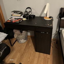 IKEA MICKE Desk In black 
