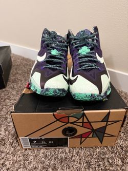 LeBron XI Gator king