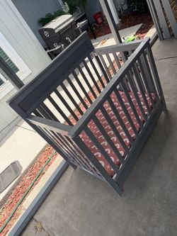 Mini baby crib