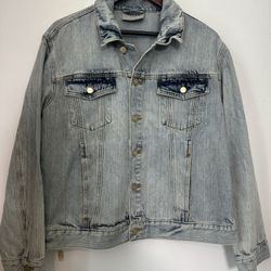 FEAR OF GOD FOG ESSENTIALS DENIM TRUCKER JACKET LIGHT INDIGO L M S Medium