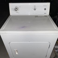 Dryer // Secadora 