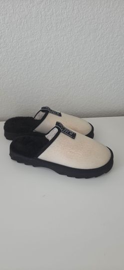 Cream and Black Sherpa Slip-On Slippers