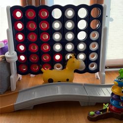 Large connect 4 game 