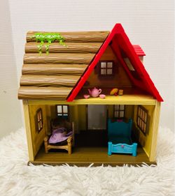 Small Woodzeez Doll House