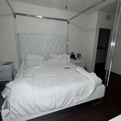 King Miami White Uph Canopy Bed