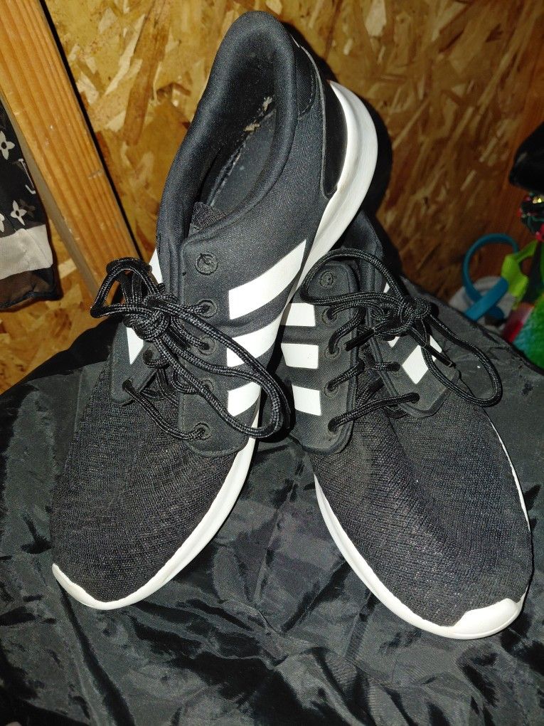 Men's Black Adidas 9.5 Running Shoes