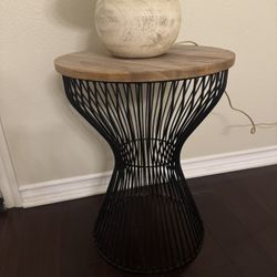 Black Modern metal wood top side table 