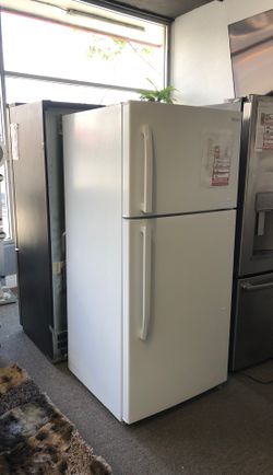 Fridge refrigerator 18.1 cu . ft insignia only for 479