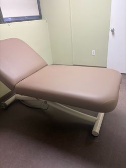 Free treatment bed / chairs and stuff