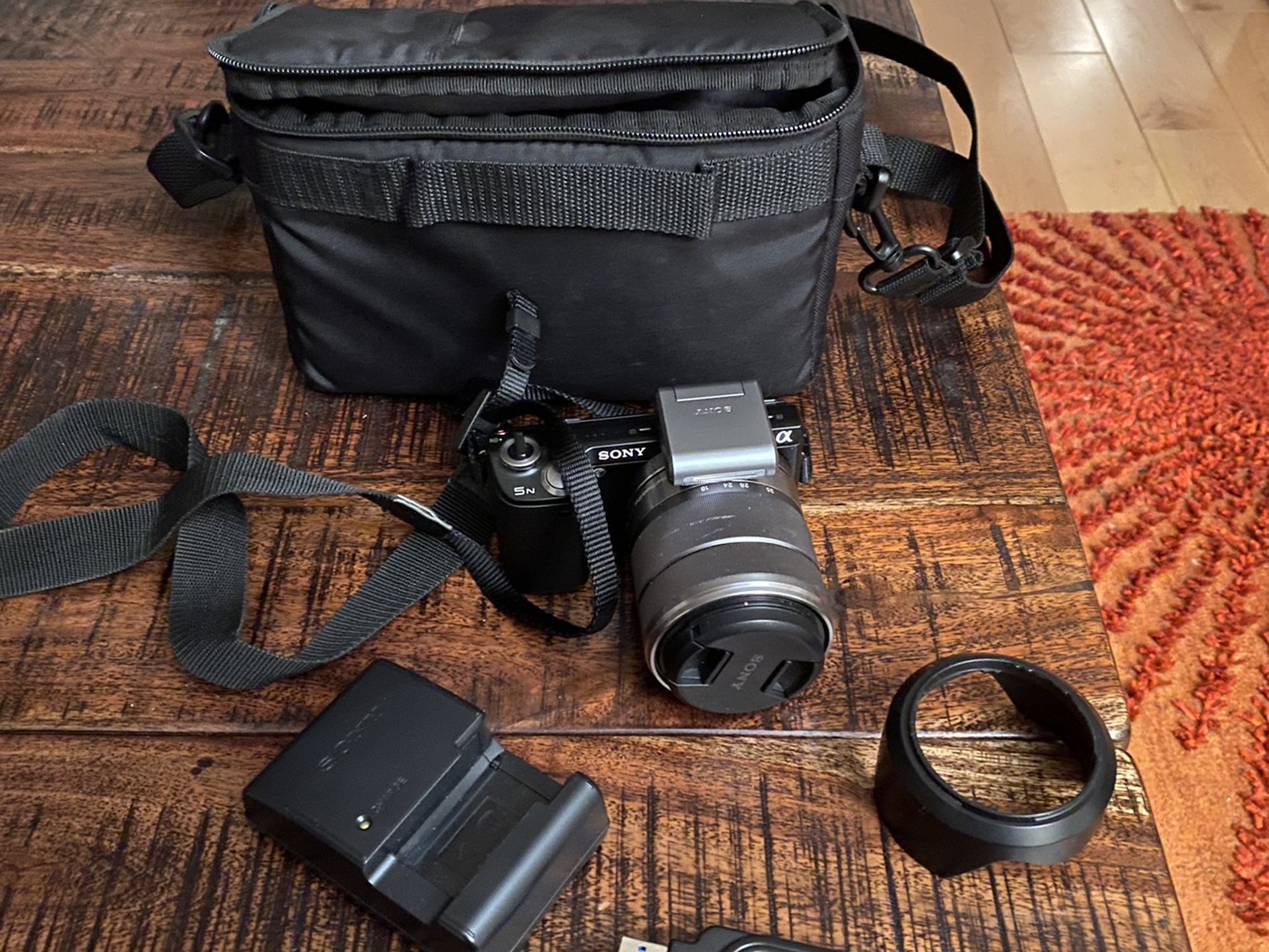 Camera Sony NEX-5N 16.1 MP Compact Interchangeable 18-55 mm Lens Touchscreen (black)