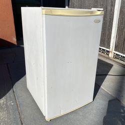 Daewoo Compact Fridge