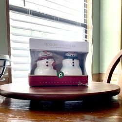**NIB** Holiday Snowman - Salt & Pepper Shakers - Publix 2014 - Encore Edition