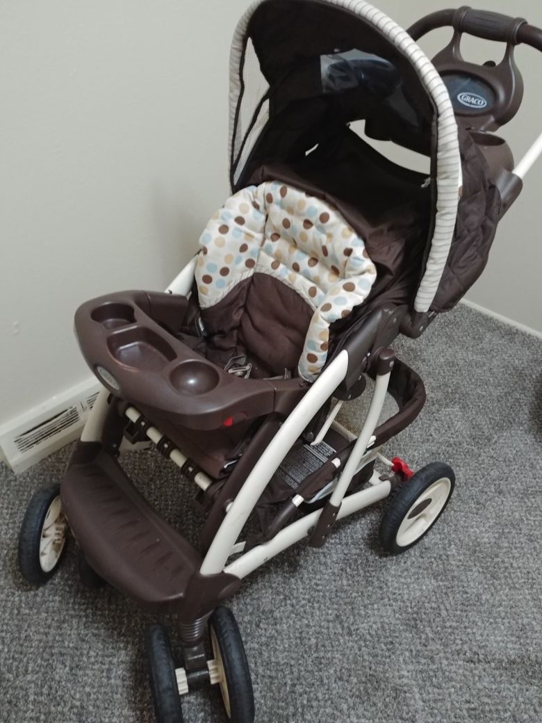 Graco foldable stroller with matching car seat