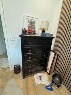 Dresser (5 drawer)